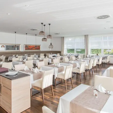 Western Queens Pforzheim-niefern Otel 4*