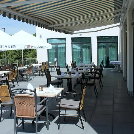 Western Queens Pforzheim-niefern Отель 4*