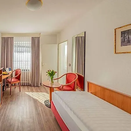 Western Queens Pforzheim-niefern Hotel
