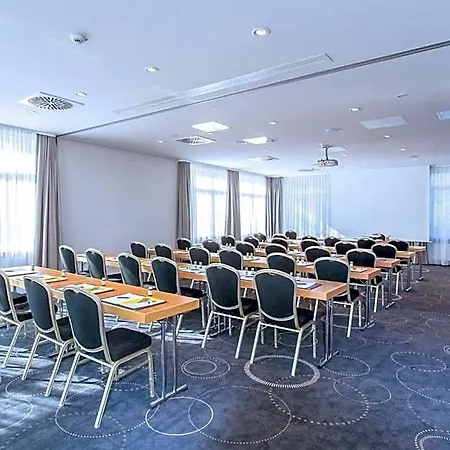 Western Queens Pforzheim-niefern 4*