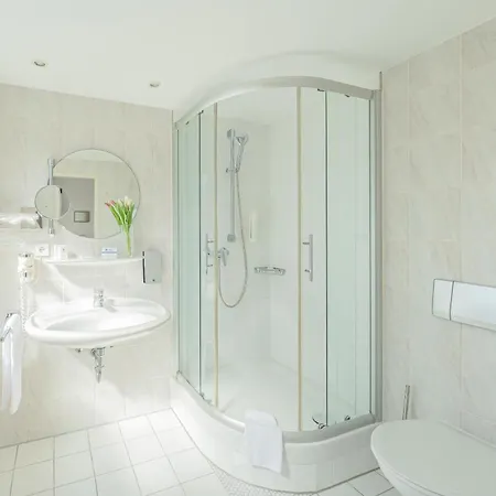 Western Queens Pforzheim-niefern Отель 4*