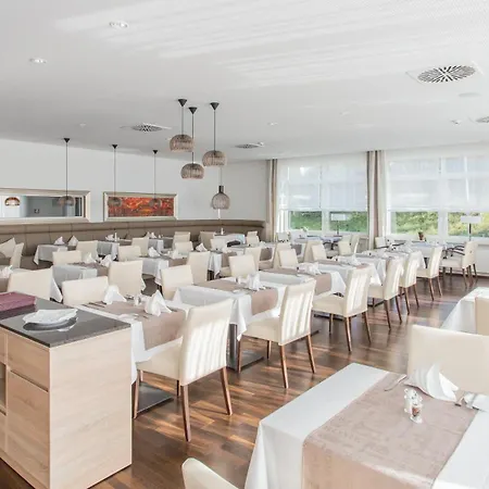 Отель Western Queens Pforzheim-niefern 4*
