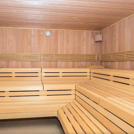 Western Queens Pforzheim-niefern Отель 4*