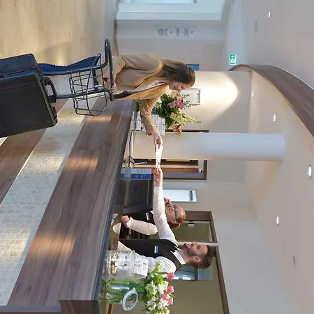 Otel Western Queens Pforzheim-niefern