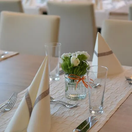 Western Queens Pforzheim-niefern 4*